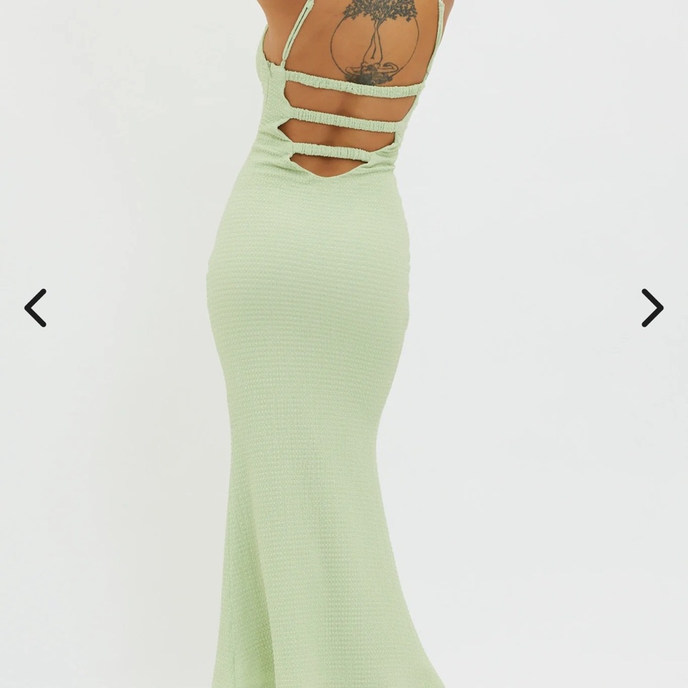 Selfie Leslie Lennox Elastic Back Bodycon dress Sage - Picture 2 of 4